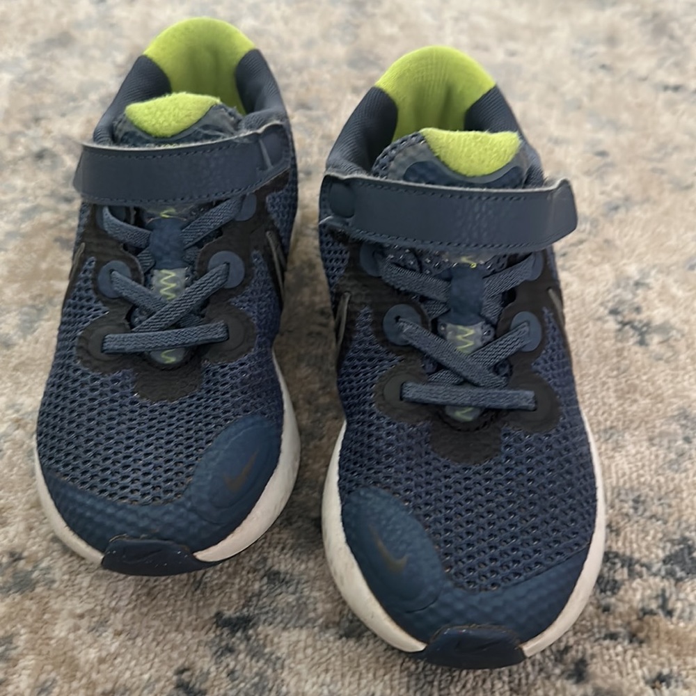 Nike size 1 tennis shoes